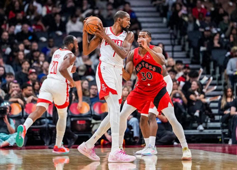 出色发挥引发热议！，杜兰特在拜仁比赛中出色发挥上演精彩一战(杜兰特在勇士最好一战)