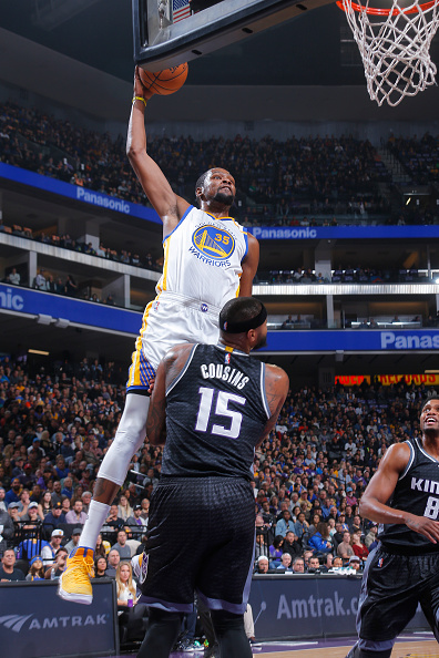 出色发挥引发热议！，杜兰特在拜仁比赛中出色发挥上演精彩一战(杜兰特在勇士最好一战)