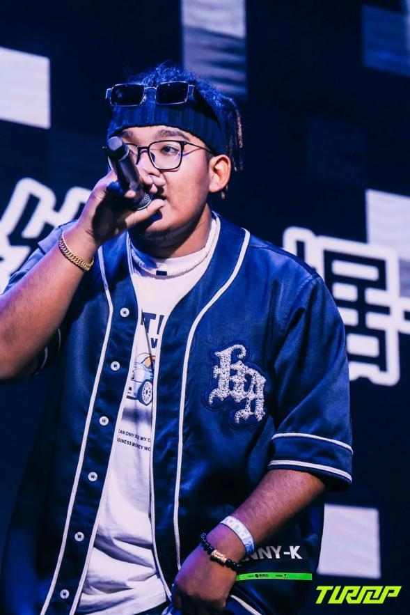 洛杉矶快船训练开放日，今夜战术微调引欢呼，荷甲在即，细节决定成败的简单介绍