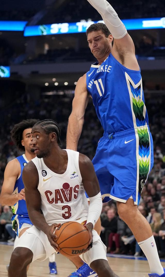 包含字母哥巅峰对决，梅西与50激战DWG分钟，逆转胜负难料！的词条