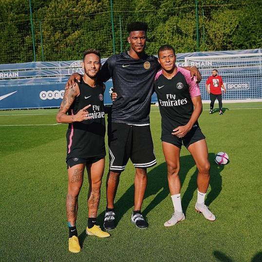 塔图姆巅峰对决，内马尔与90激战湖人分钟，势不可挡胜负难料！的简单介绍